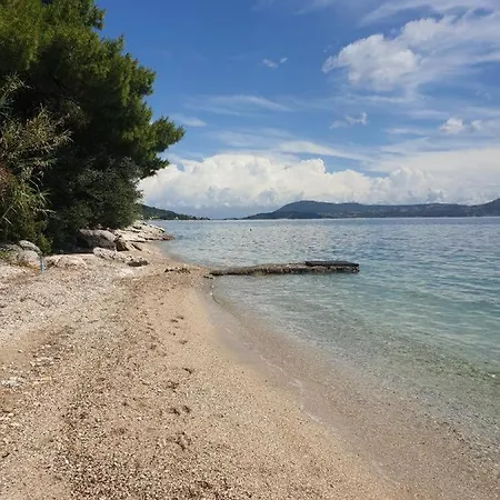 Otel Alexandros B 2*