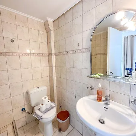 Alexandros B Otel Nikiana