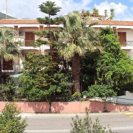 Alexandros B Otel Nikiana